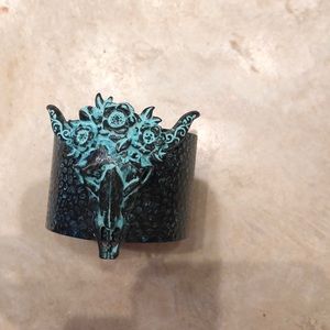 Patina bracelet with skull